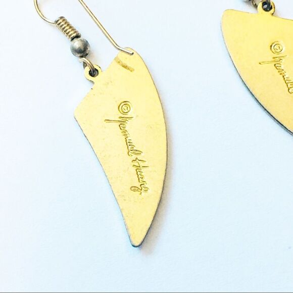 Samuel huang goldtone and white earrings - Picture 4 of 4